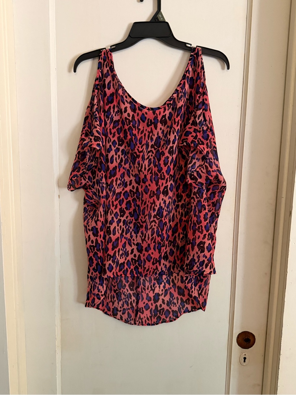 TORRID sheer pink leopard print cold shoulder blouse Size 1 1X Summer Bold